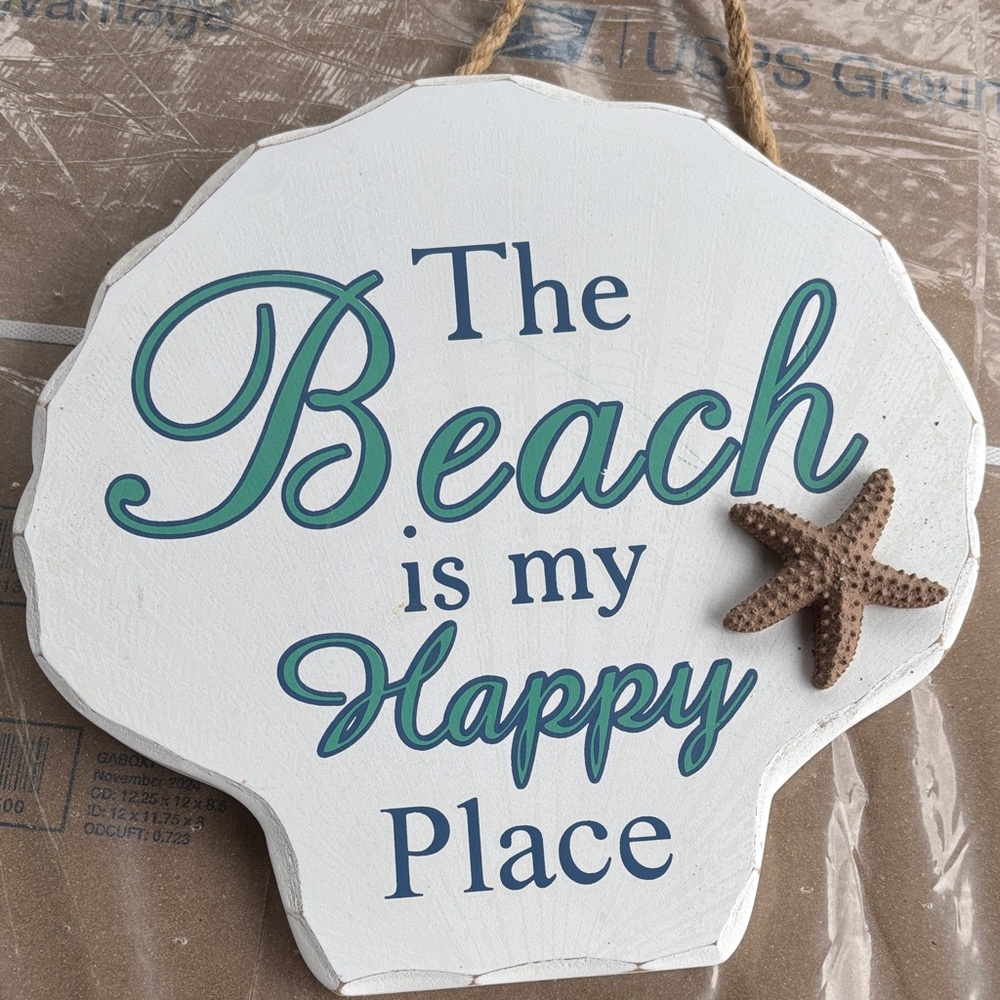THE BEACH IS MY HAPPY PLACE